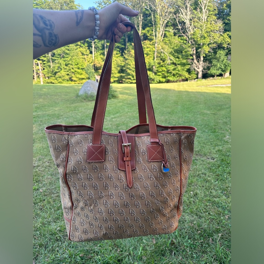 Dooney & Bourke Large Tote Bag